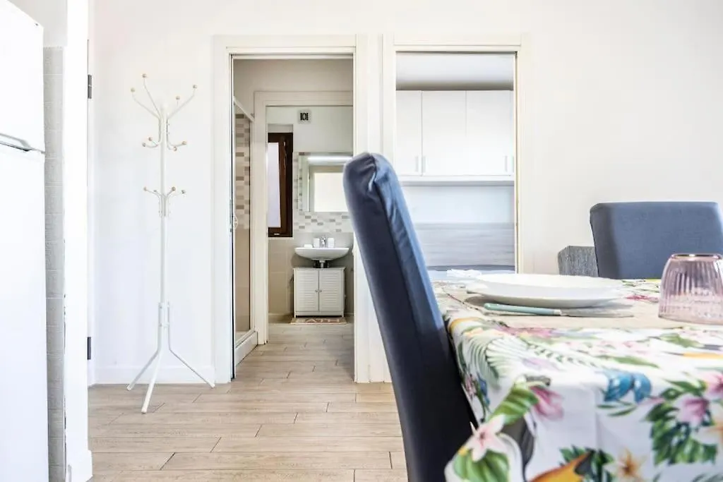 Apartment Roma Relax 1 Con Wifi-Ac-Netflix 0*, Rome Italy